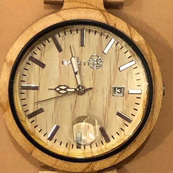 NIB EARTH Wood Watch main image 9